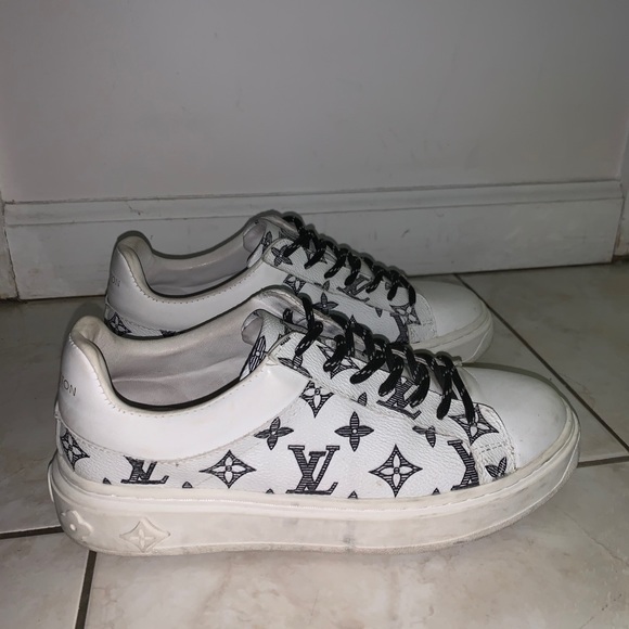 Louis Vuitton Sneakers - Picture 5 of 5